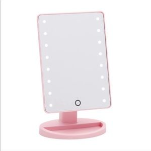 LED light makeup mirror😘